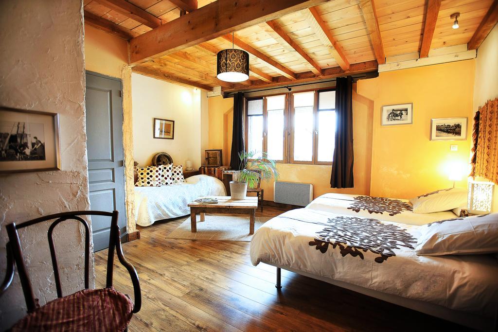 La Ferme Modele Hotell Châtillon-la-Palud Rom bilde